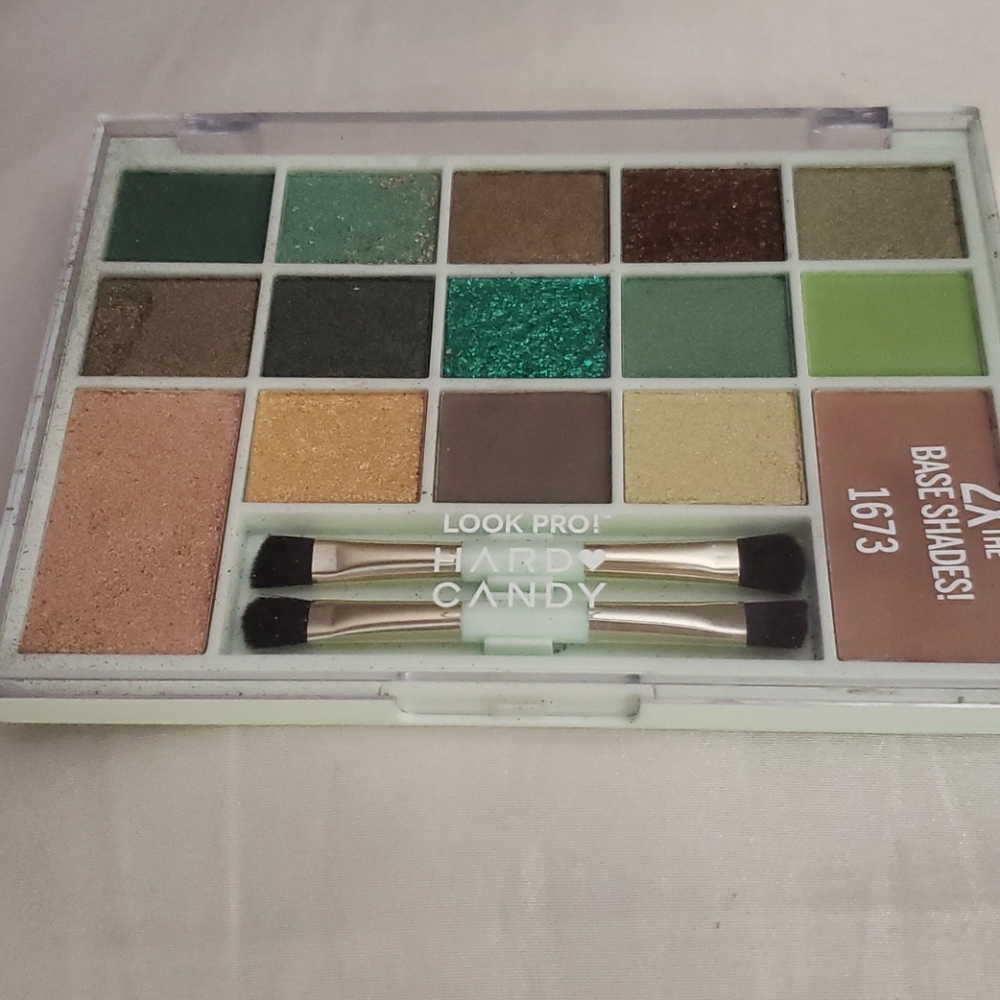 Hard Candy Look Pro Eyeshadow Palette